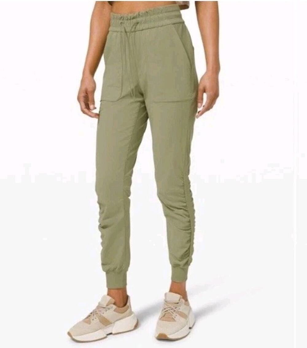 Lululemon Beyond the Studio Jogger Size 4 Sage Green
